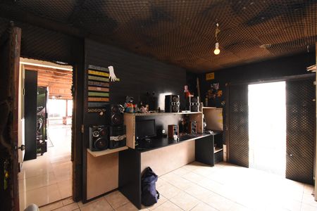 Casa à venda com 700m², 5 quartos e 6 vagasEstudio