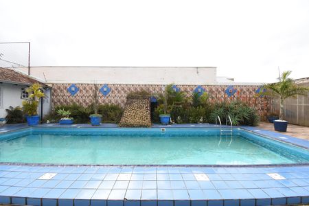 Casa à venda com 700m², 5 quartos e 6 vagasÁrea externa -  Piscina