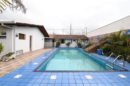 Casa à venda com 700m², 5 quartos e 6 vagasÁrea externa -  Piscina