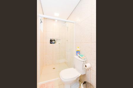 Banheiro de apartamento para alugar com 1 quarto, 17m² em Jardim Vila Galvao, Guarulhos