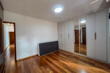 Casa para alugar com 250m², 4 quartos e 4 vagasSuite 2