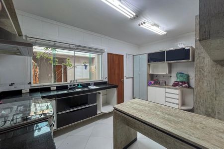 Casa para alugar com 250m², 4 quartos e 4 vagasCozinha