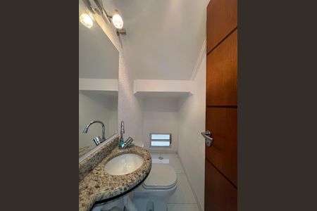 Casa para alugar com 250m², 4 quartos e 4 vagasLavabo