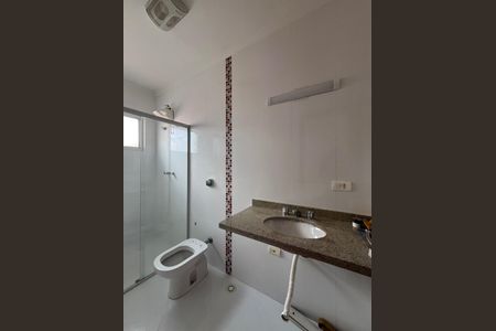 Casa para alugar com 250m², 4 quartos e 4 vagasBanheiro da Suíte 1