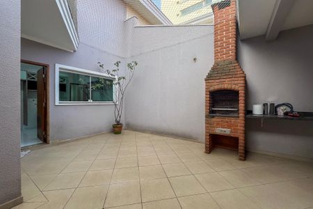Casa para alugar com 250m², 4 quartos e 4 vagasQuintal