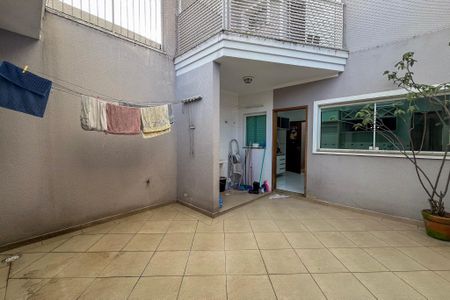 Casa para alugar com 250m², 4 quartos e 4 vagasQuintal