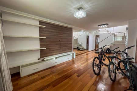 Sala de casa para alugar com 4 quartos, 250m² em Vila Dom Pedro I, São Paulo