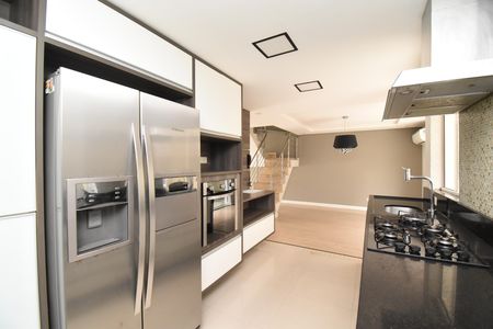 Cozinha de casa de condomínio para alugar com 2 quartos, 123m² em Cachoeira, Curitiba