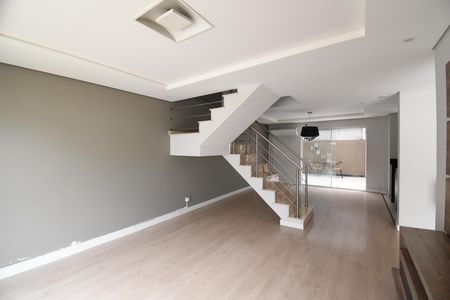 Sala de casa de condomínio para alugar com 2 quartos, 123m² em Cachoeira, Curitiba