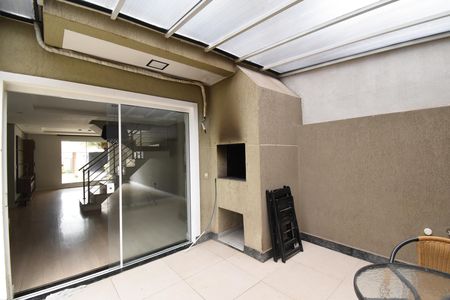Casa de condomínio para alugar com 123m², 2 quartos e 1 vagaÁrea gourmet