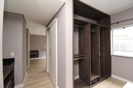 Casa de condomínio para alugar com 123m², 2 quartos e 1 vagaCloset da Suíte