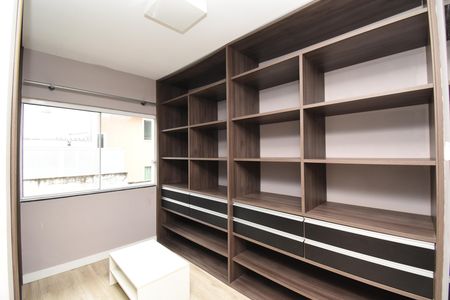 Casa de condomínio para alugar com 123m², 2 quartos e 1 vagaCloset da Suíte
