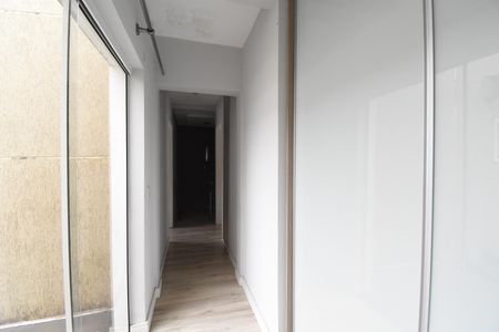 Casa de condomínio para alugar com 123m², 2 quartos e 1 vagaCorredor