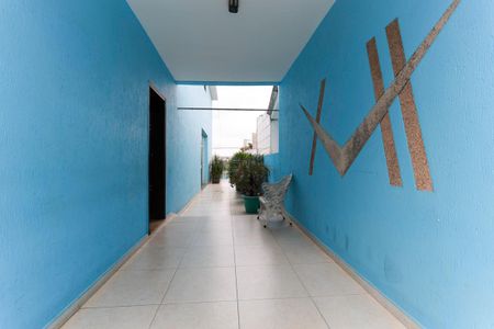 Corredor externo de casa à venda com 4 quartos, 251m² em Vila Palmeiras, São Paulo
