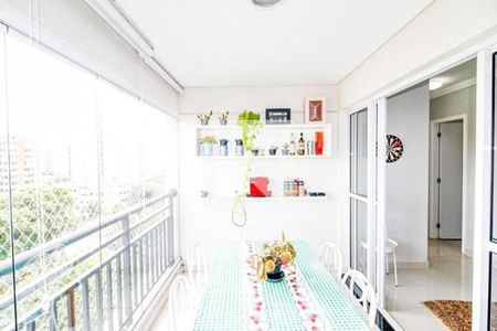 Apartamento à venda com 65m², 2 quartos e 1 vaga Apartamento à venda com 65m², 2 quartos e 1 vagaVaranda