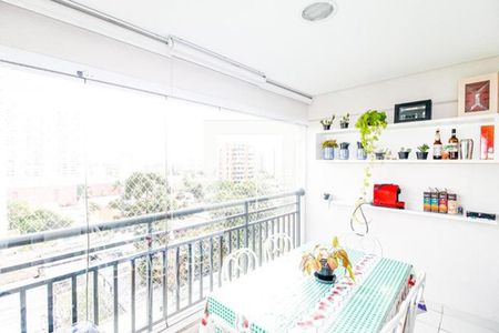 Apartamento à venda com 65m², 2 quartos e 1 vaga Apartamento à venda com 65m², 2 quartos e 1 vagaVaranda