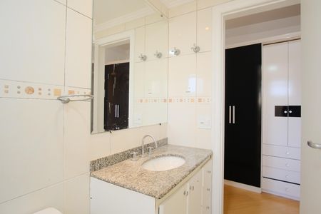 Apartamento à venda com 106m², 3 quartos e 2 vagasBanheiro da Suíte