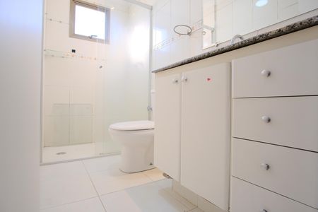 Apartamento à venda com 106m², 3 quartos e 2 vagasBanheiro da Suíte