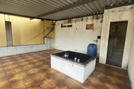 Casa para alugar com 1m², 2 quartos e sem vaga Casa para alugar com 1m², 2 quartos e sem vagaTerraço