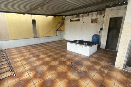 Casa para alugar com 1m², 2 quartos e sem vaga Casa para alugar com 1m², 2 quartos e sem vagaTerraço