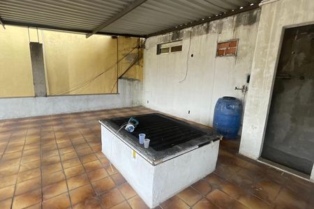 Casa para alugar com 1m², 2 quartos e sem vaga Casa para alugar com 1m², 2 quartos e sem vagaTerraço