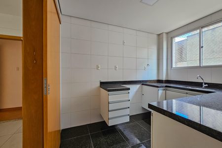 Apartamento para alugar com 113m², 3 quartos e 3 vagas