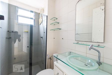 Banheiro de apartamento à venda com 3 quartos, 120m² em Centro, Niterói