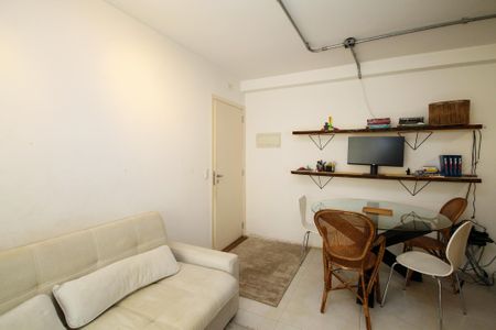 Sala de apartamento para alugar com 2 quartos, 50m² em Jardim Santa Izabel, Cotia