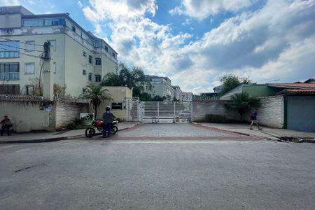 Apartamento para alugar com 50m², 2 quartos e 1 vaga Apartamento para alugar com 50m², 2 quartos e 1 vagaFachada Condomínio