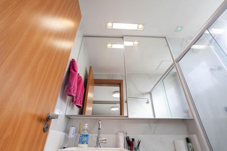Apartamento à venda com 50m², 2 quartos e 2 vagasBanheiro da suíte 