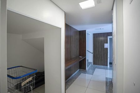 Apartamento à venda com 50m², 2 quartos e 2 vagasHall social