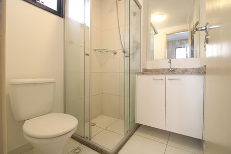 Banheiro da suíte de apartamento para alugar com 3 quartos, 67m² em Jardim Umuarama, São Paulo