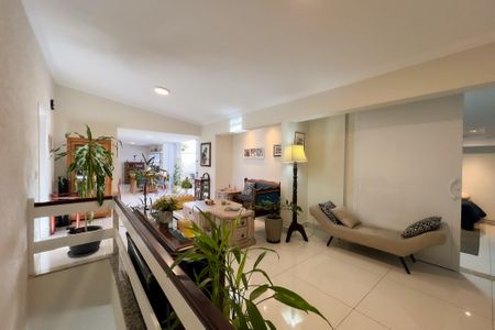 Apartamento à venda com 267m², 4 quartos e 2 vagas