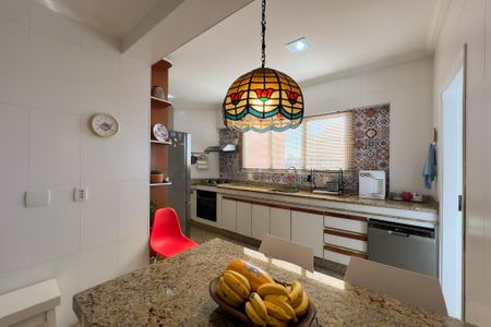 Apartamento à venda com 267m², 4 quartos e 2 vagas