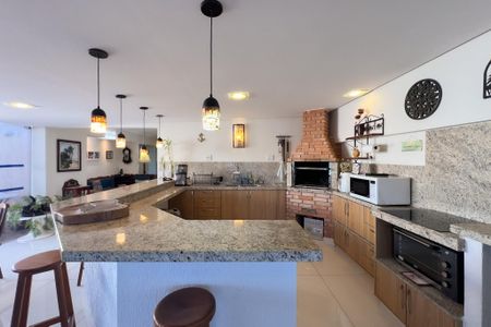Apartamento à venda com 267m², 4 quartos e 2 vagas