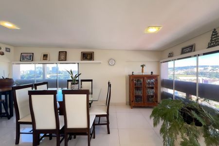 Apartamento à venda com 267m², 4 quartos e 2 vagas