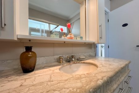 Apartamento à venda com 267m², 4 quartos e 2 vagas