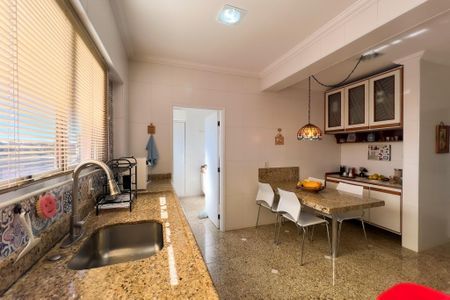 Apartamento à venda com 267m², 4 quartos e 2 vagas