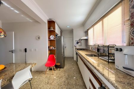 Apartamento à venda com 267m², 4 quartos e 2 vagas