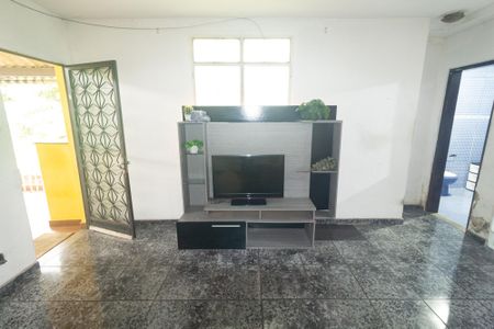 Casa para alugar com 100m², 3 quartos e 1 vaga Casa para alugar com 100m², 3 quartos e 1 vagaSala