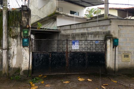 Casa para alugar com 100m², 3 quartos e 1 vaga Casa para alugar com 100m², 3 quartos e 1 vagaFachada