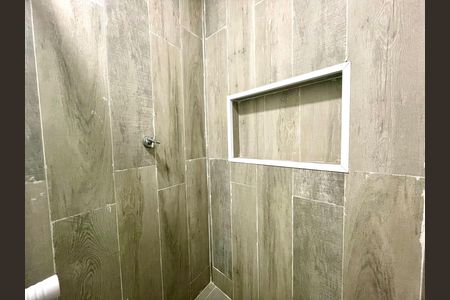 Banheiro de casa de condomínio para alugar com 1 quarto, 45m² em Vila Anglo Brasileira, São Paulo