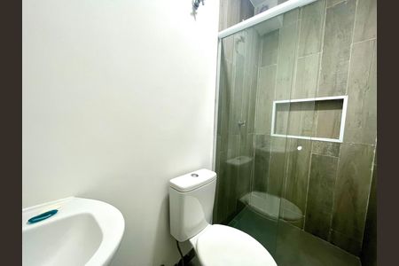 Banheiro de casa de condomínio para alugar com 1 quarto, 45m² em Vila Anglo Brasileira, São Paulo