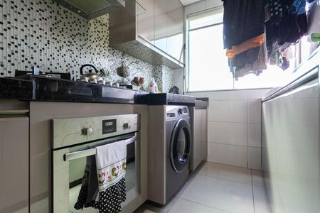 Apartamento à venda com 85m², 2 quartos e 2 vagas Apartamento à venda com 85m², 2 quartos e 2 vagasCozinha e Área de Serviço