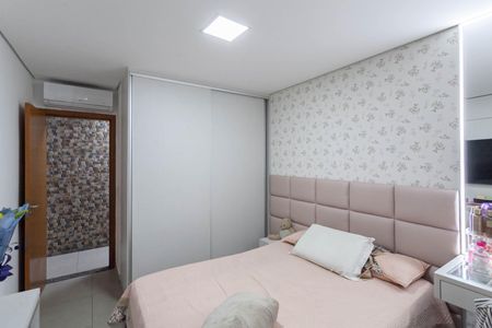 Apartamento à venda com 85m², 2 quartos e 2 vagas Apartamento à venda com 85m², 2 quartos e 2 vagasQuarto 1