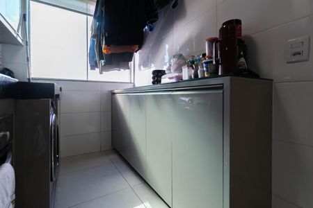 Apartamento à venda com 85m², 2 quartos e 2 vagas Apartamento à venda com 85m², 2 quartos e 2 vagasCozinha e Área de Serviço