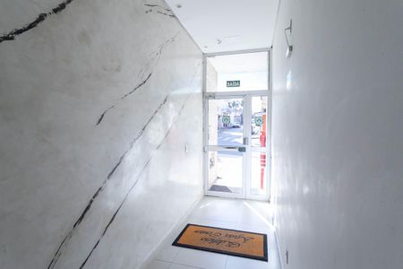 Apartamento à venda com 85m², 2 quartos e 2 vagas Apartamento à venda com 85m², 2 quartos e 2 vagasHall social