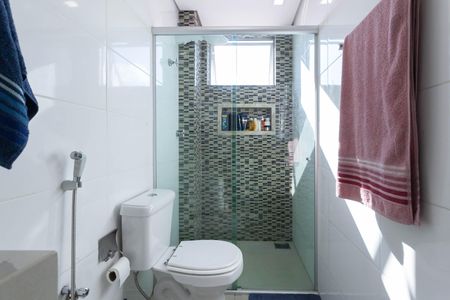 Apartamento à venda com 85m², 2 quartos e 2 vagas Apartamento à venda com 85m², 2 quartos e 2 vagasBanheiro social
