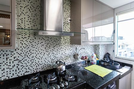 Apartamento à venda com 85m², 2 quartos e 2 vagas Apartamento à venda com 85m², 2 quartos e 2 vagasCozinha e Área de Serviço