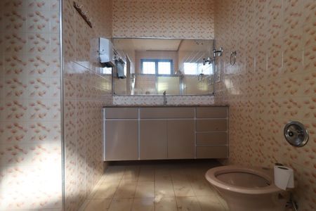 Casa para alugar com 123m², 3 quartos e 4 vagasBanheiro da Suíte